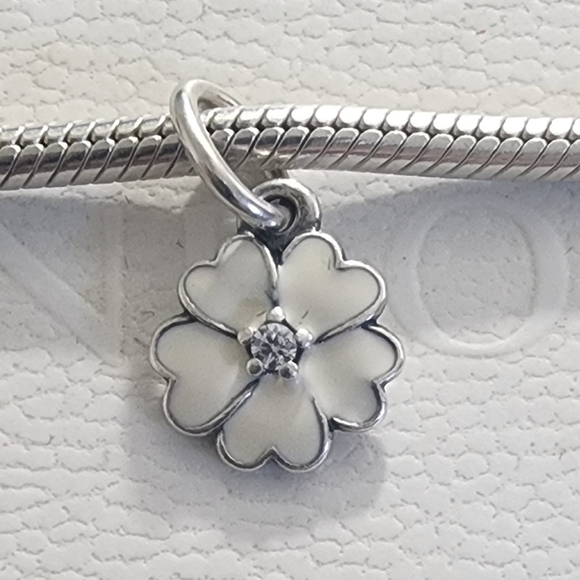 PANDORA White Primrose Pendant 390365EN12 - Picture 1 of 6